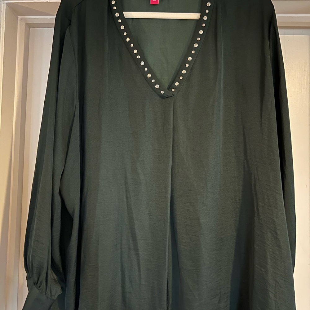 Elegant Green V-Neck Top